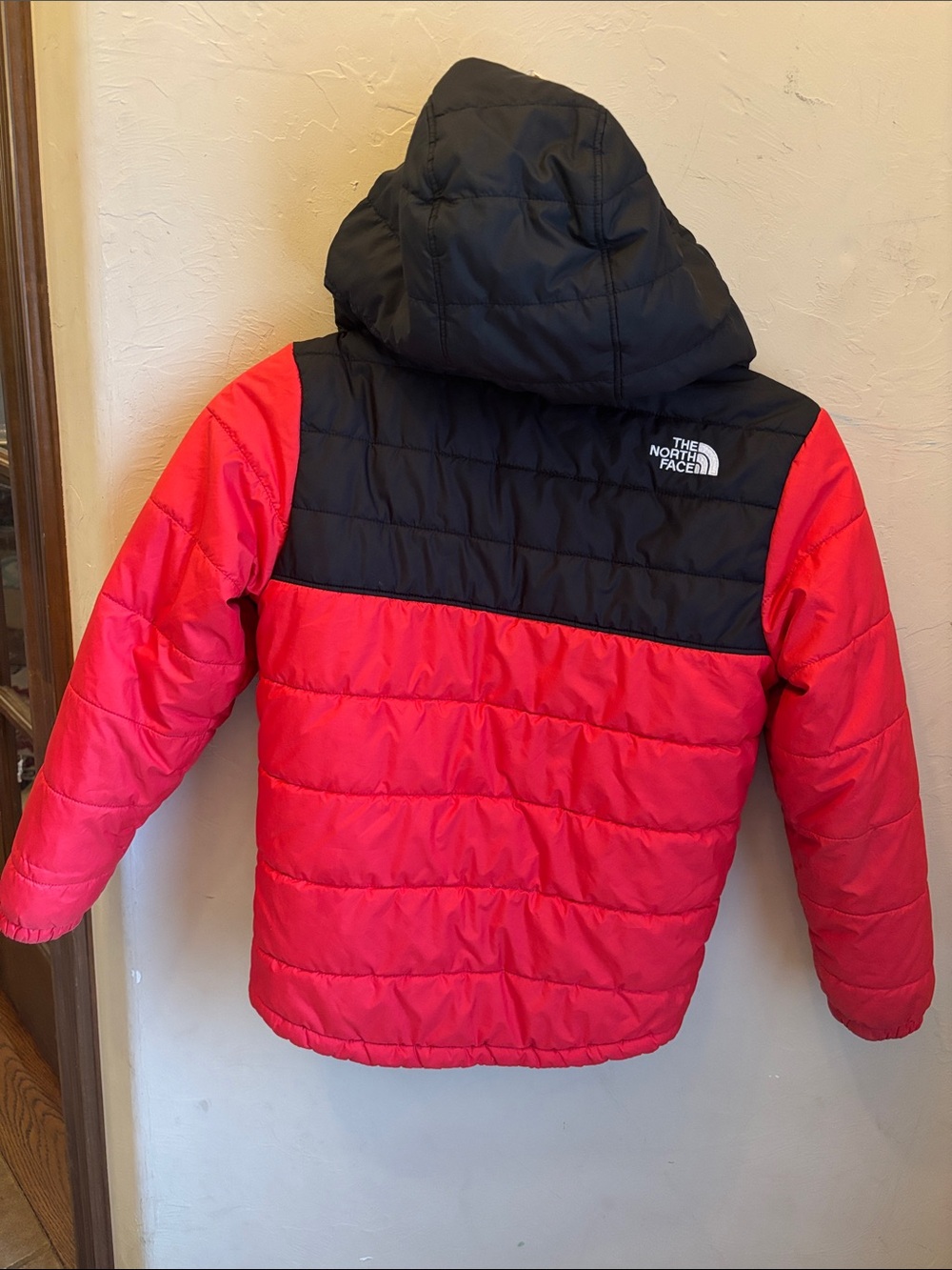 The North face reversible puffer coat! 7/8